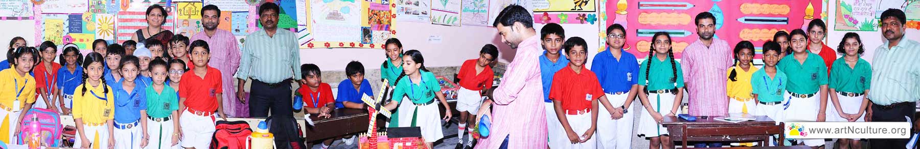 Judgement of Class Decoration Competition in Cambridge School New Delhi, Interschool Art Competition, Room Decoration Competition, Craft Competition, Judgement by Mr Mohit Manocha, President of Nav Shri Art & Culture Organisation, Founder of Himanshu Art Institute